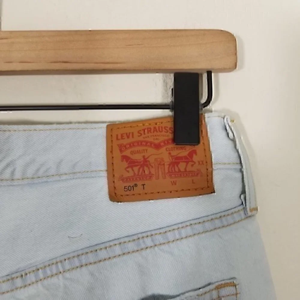 Levi's 501 Button Fly Floral Patch Distressed Jeans Size 26